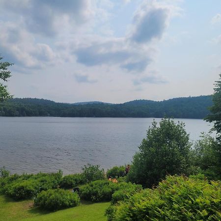Le Lodge Du Lac Saint-Faustin 外观 照片