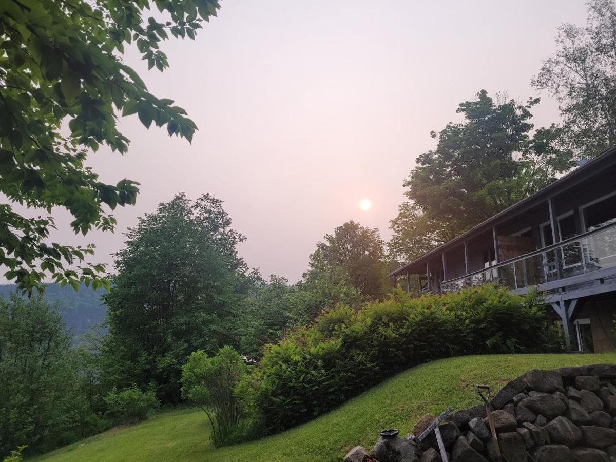 Le Lodge Du Lac Saint-Faustin 外观 照片